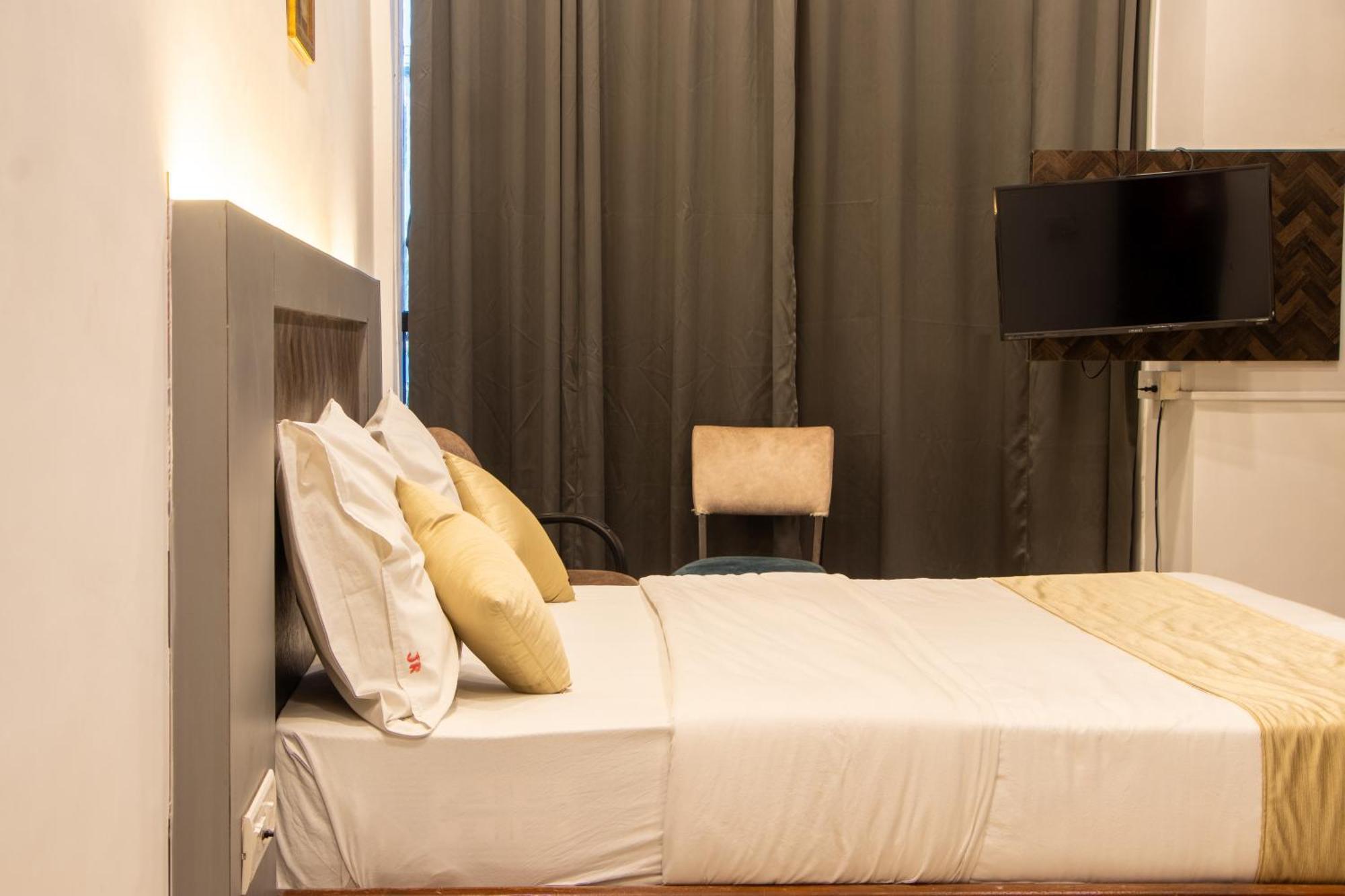 J R Residency Hotel Navi Mumbai Kültér fotó