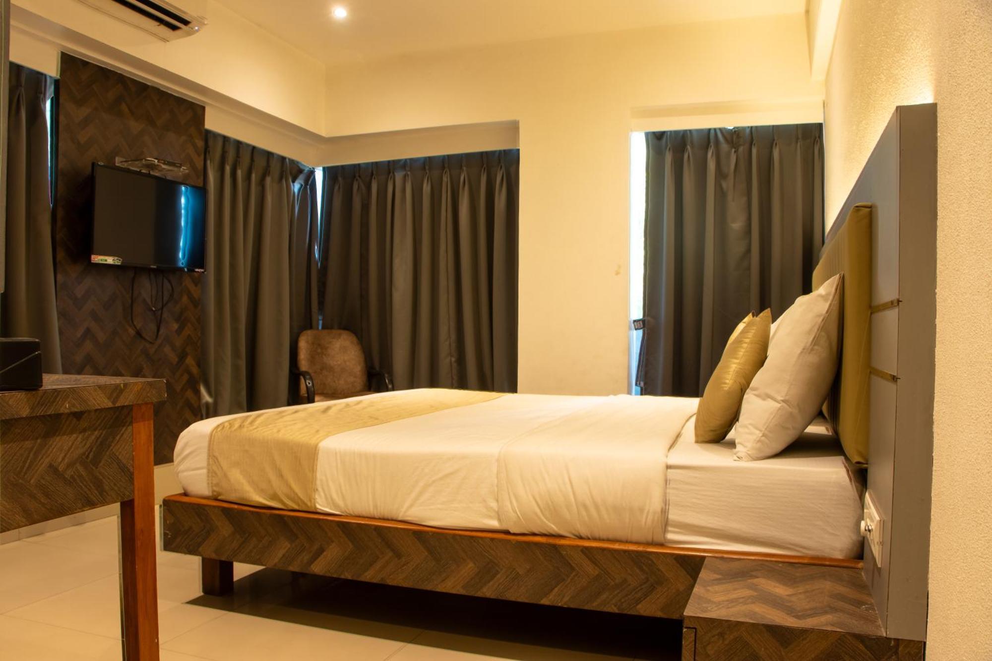 J R Residency Hotel Navi Mumbai Kültér fotó