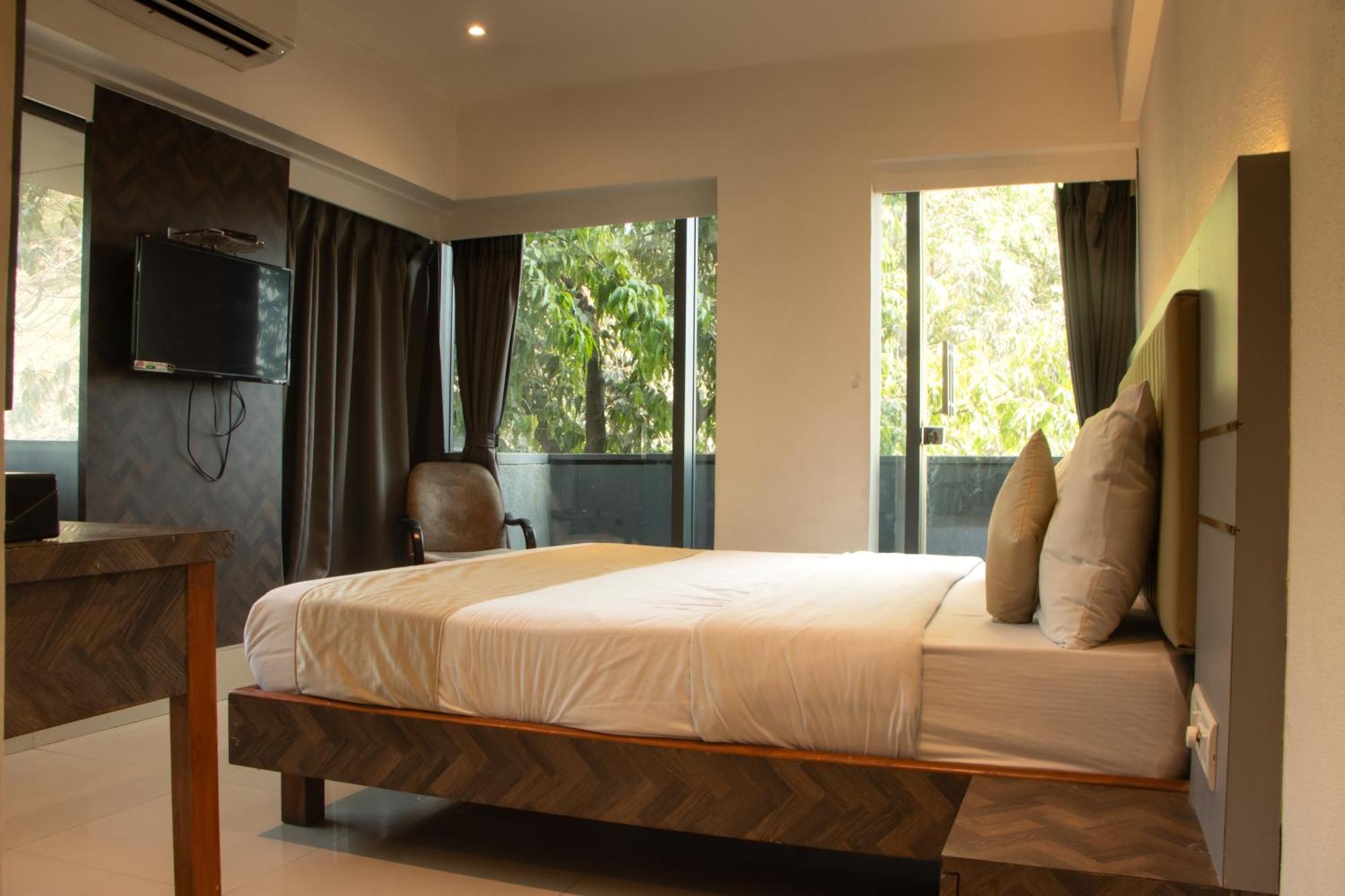 J R Residency Hotel Navi Mumbai Kültér fotó