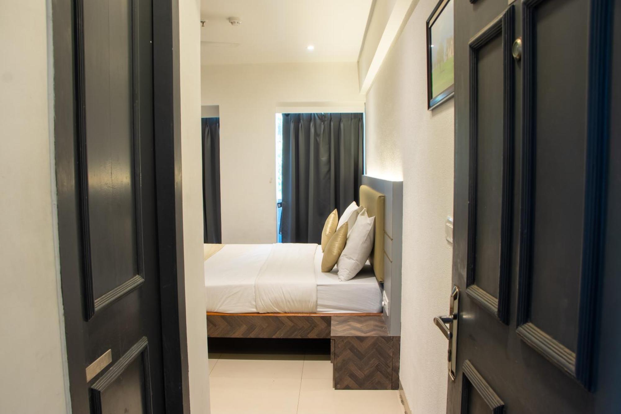 J R Residency Hotel Navi Mumbai Kültér fotó